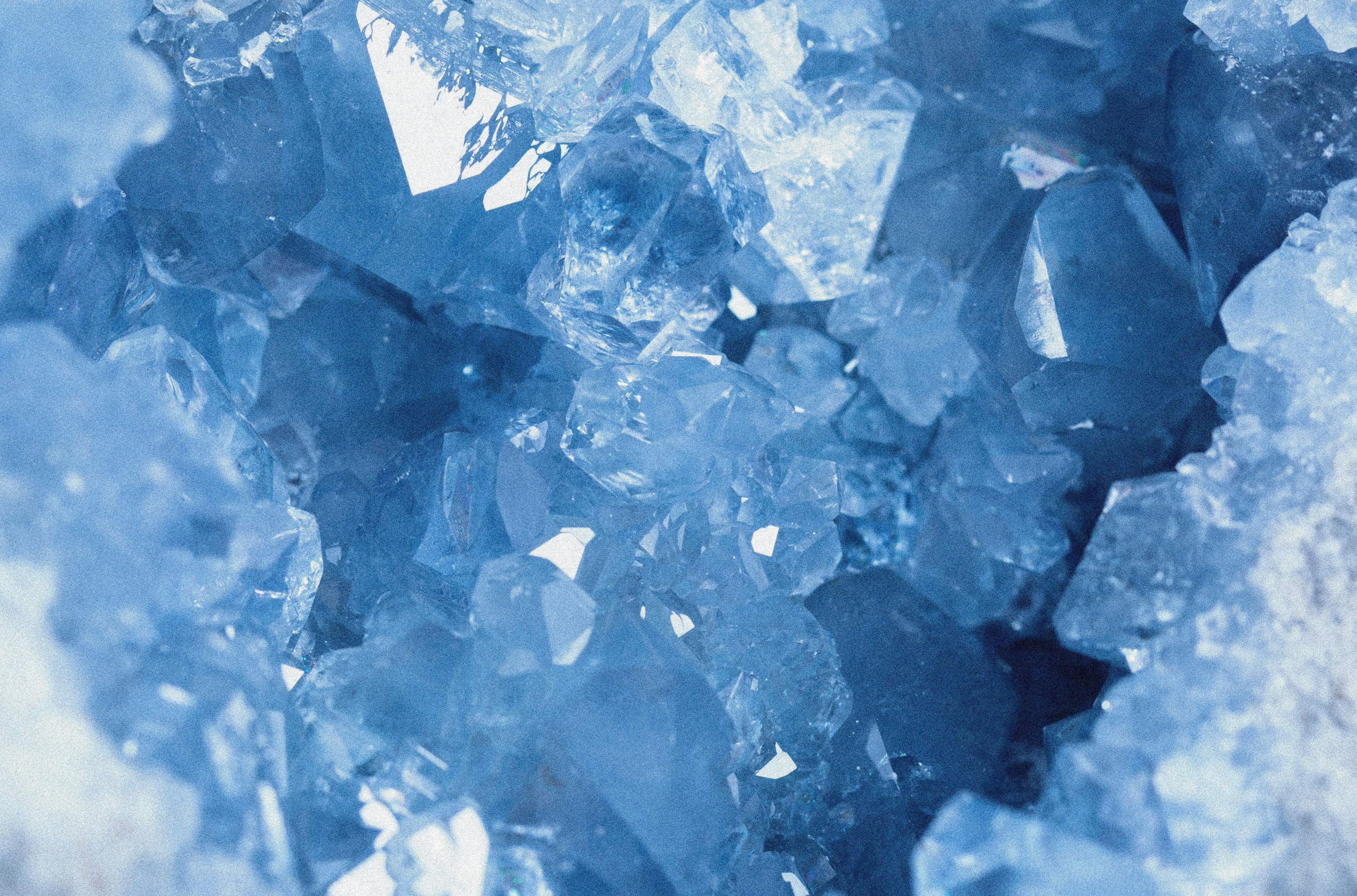 Celestite – Meaning, Uses and Healing Properties